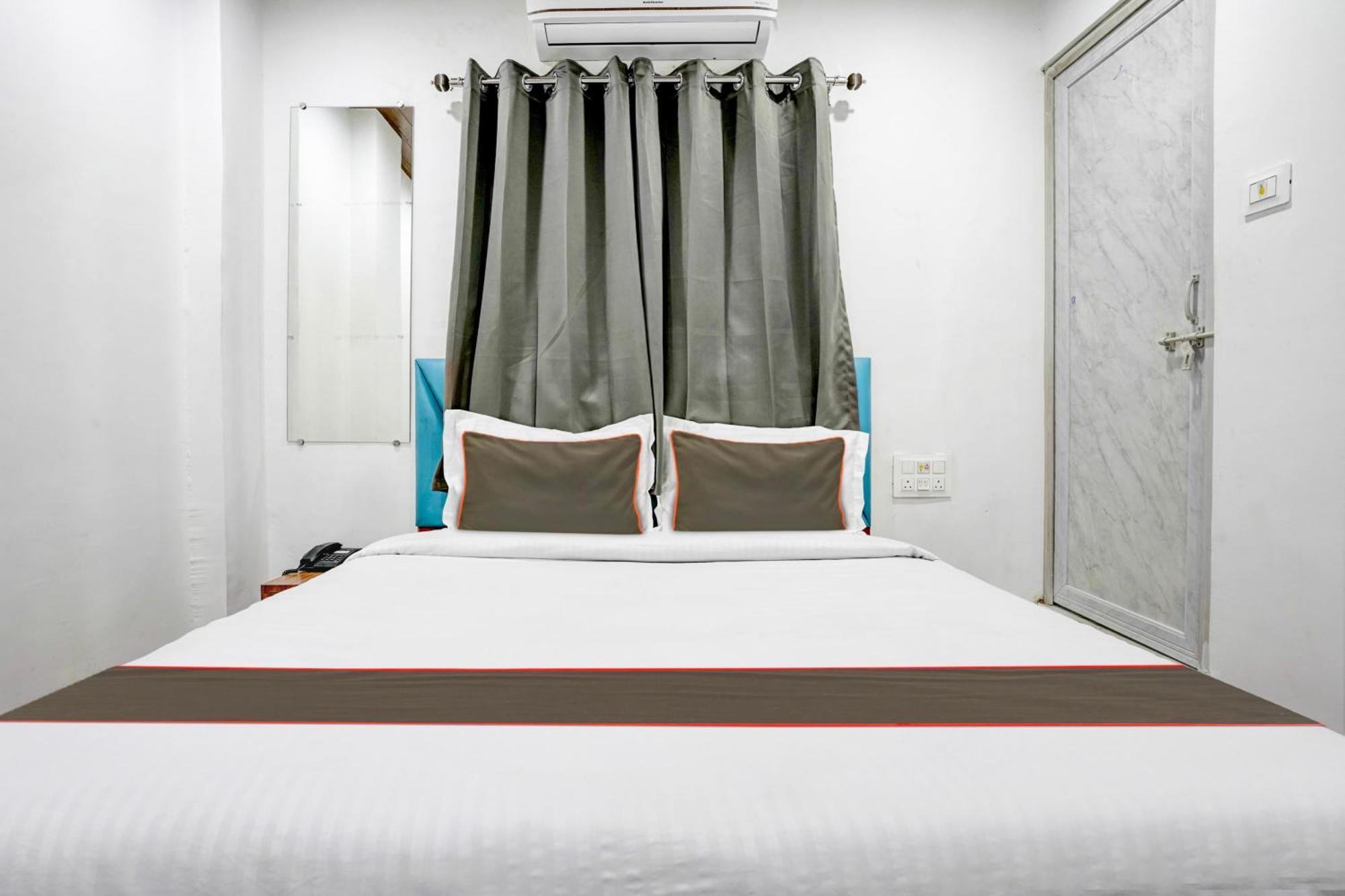 Hotel Silk, Premier Budget Friendly Luxury Hotel In Surat, Perfect For Families, Couples And Business Travelers Esterno foto