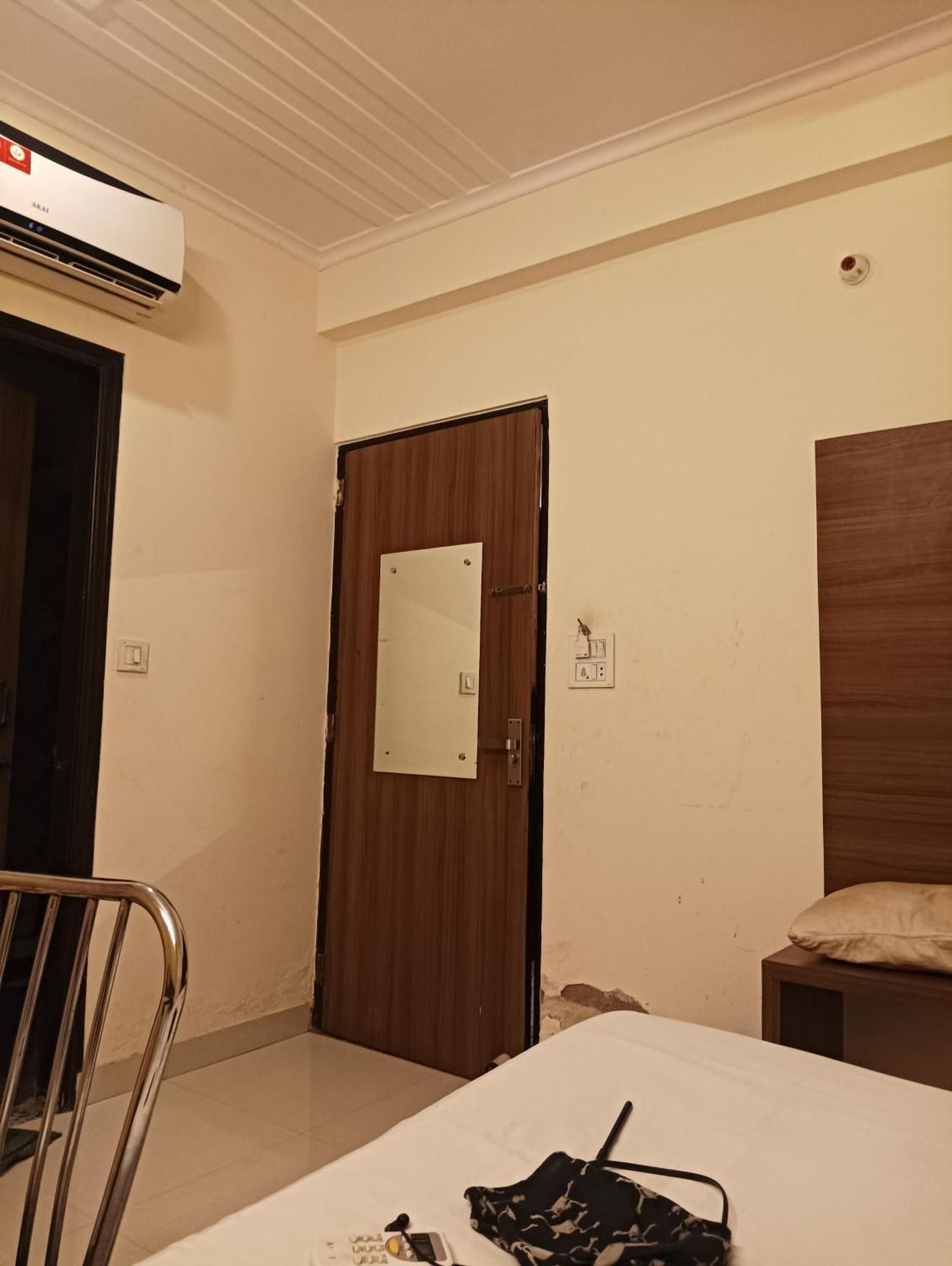 Hotel Silk, Premier Budget Friendly Luxury Hotel In Surat, Perfect For Families, Couples And Business Travelers Esterno foto