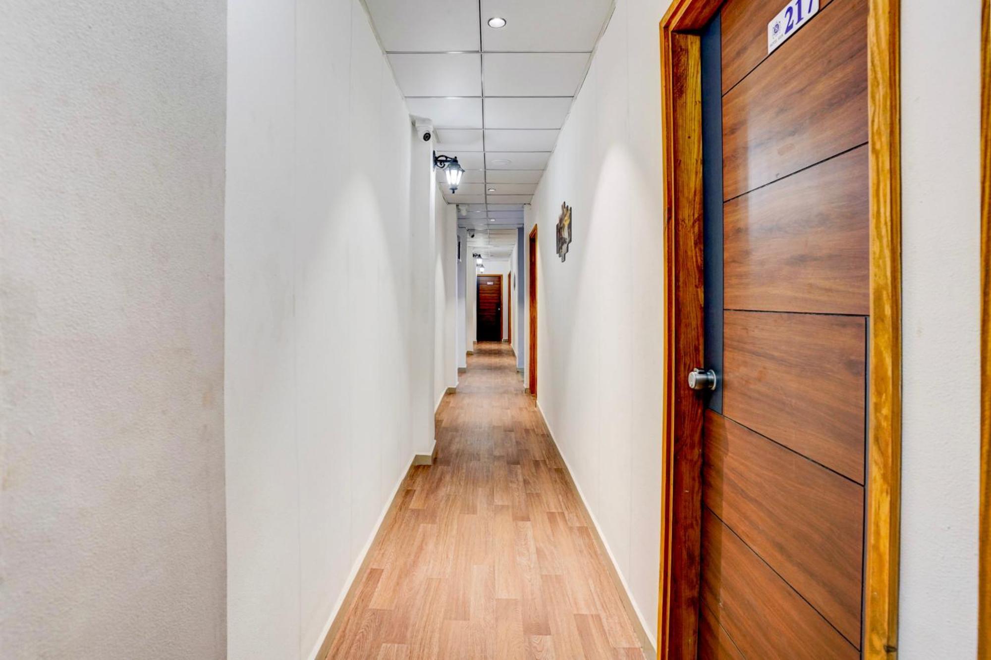 Hotel Silk, Premier Budget Friendly Luxury Hotel In Surat, Perfect For Families, Couples And Business Travelers Esterno foto