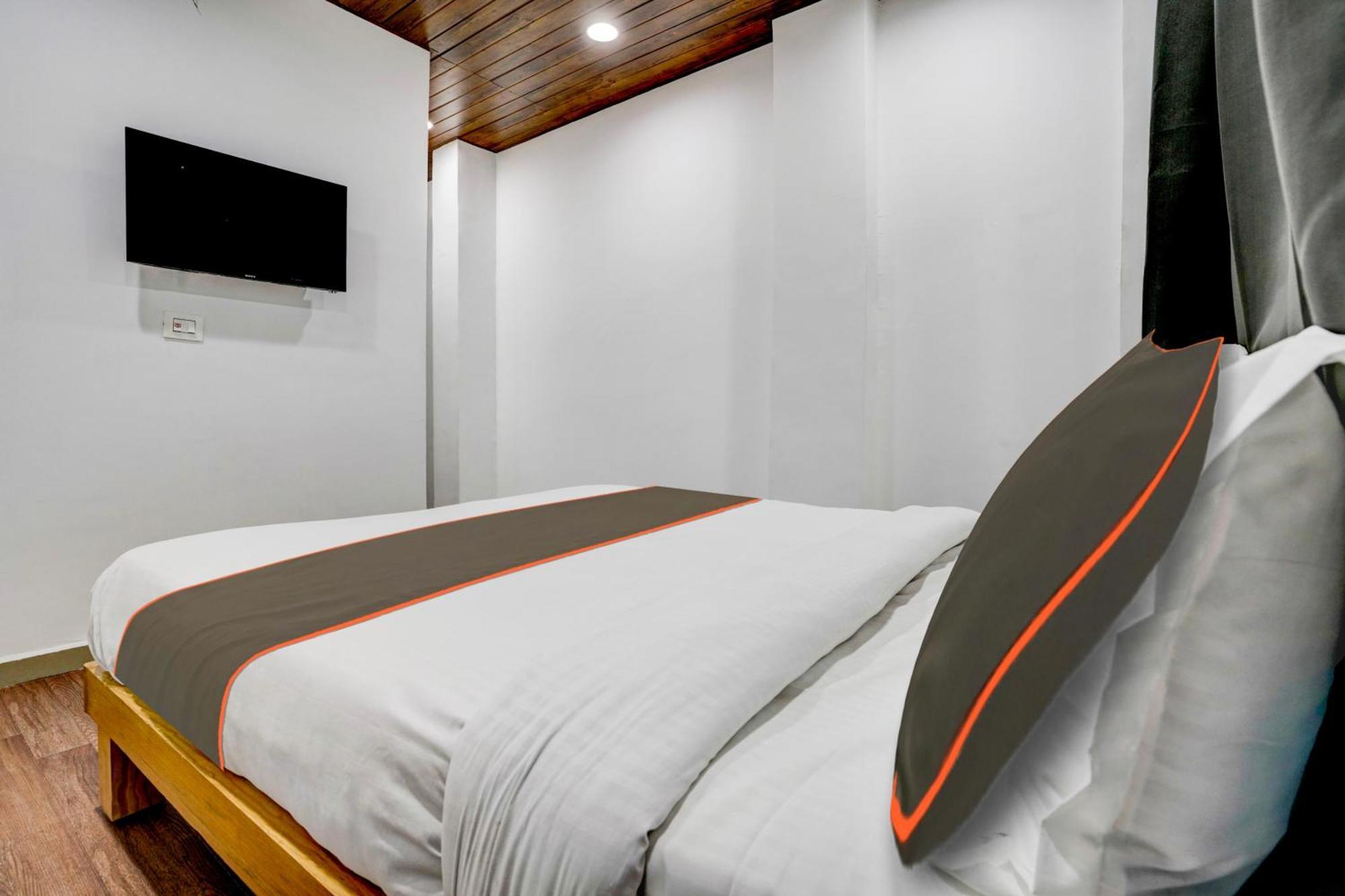 Hotel Silk, Premier Budget Friendly Luxury Hotel In Surat, Perfect For Families, Couples And Business Travelers Esterno foto